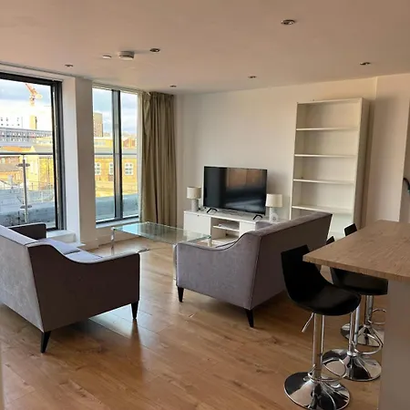 Flat In Centre With Unique Balcony 리즈